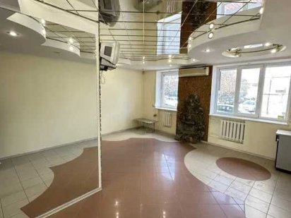 Оренда фасадного приміщення в Центрі міста Хмельницкий