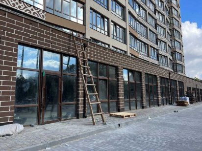 Оренда фасадної комерції 213 м2, центр міста Хмельницкий