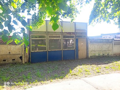 Фасад. Окреме приміщення 34,8 кв.м (під магазин/кіоск/склад) Торгмаш Бровари