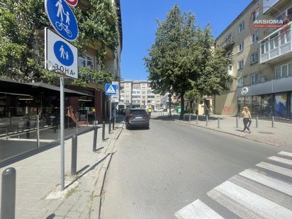 Фасадне приміщення в центрі під  мед.кабінет, косметологію --і Івано-Франківськ