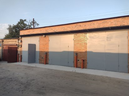 Оренда 4-х боксів біля  жд.переїзду. Ірпінь