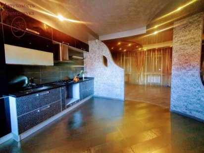 Оренда  таунхауса під офіс в центрі