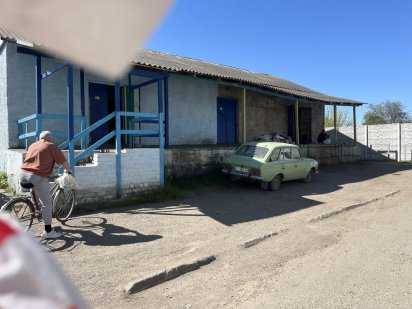 Магазин- склад с. Піщане. Оренда однієї окремої кімнати, 50м. кв