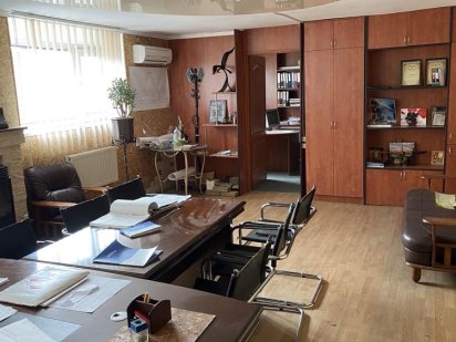 Аренда офиса 200 м.кв и крытого склада, Кривой Рог, ул. Ферганская Кривой Рог