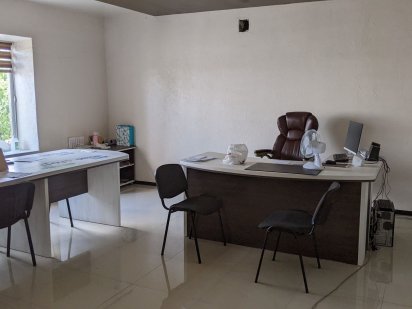 Оренда офісів та складів, промзона, 700 м2, вул. Біла Рівне