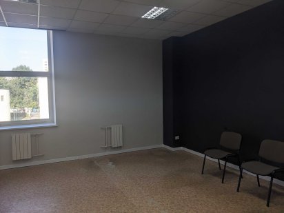 Офіс біля парку 29,7м2 з паркомісцем Суми