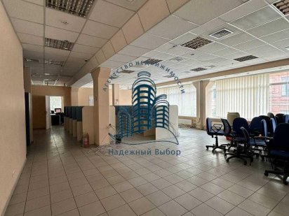 Оренда великого офісу в центрі міста. Великі панорамні вікна. Полтава