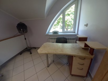 Оренда робочого місця в салоні краси для манікюру та педікюру,Східний Тернопіль