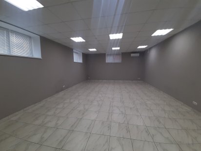 Сдам Помещение, с АО, Цоколь ( подвальный этаж), Центр, парковка Суми