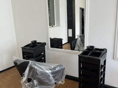 Сдам робочі місця для перукарів, колористів, мвйстрів з кератину і т д Суми
