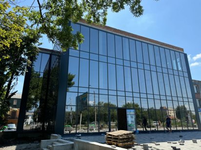 Оренда торгово-офісних приміщень в бізнес-центрі. Рівне