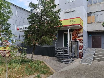 Сдам фасадное помещение Стретенская/Комкова 75м хороший трафик. Херсон
