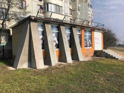 Сдам в аренду фасадное помещение по ул Покрышева пл.140 м.кв Херсон