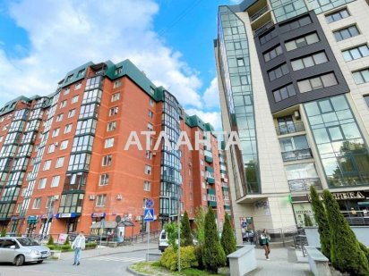 Оренда фасадного  приміщення 70м2 ЖК ЗОРЯНИЙ Черновцы