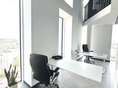 **Двухрівневий Офіс 150 кв.м в Новому БЦ Чернигов