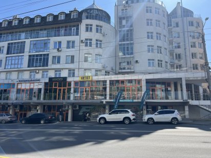 Оренда Приміщения 210м2/Гер.Майдана ( сторона  госпіталя ) Черновцы