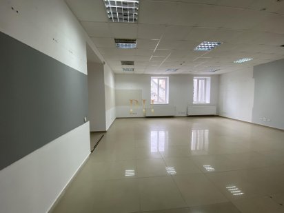 Оренда комерційного приміщення на вул. просп. Степана Бандери Тернополь