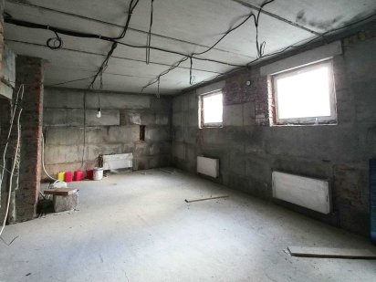 Здам приміщення в центрі  міста – 40м2 , під ремнот , потужність 50кВт Чернигов