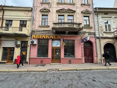 Перспективне фасадне приміщення в центрі Черновцы