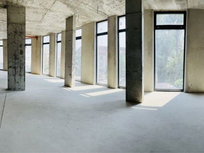 Приміщення 460 кв.м., Центр, панорамні вікна Ужгород