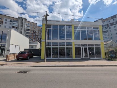 Оренда комерційне приміщення з ділянкою центральний ринок. Власник Тернопіль