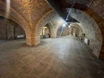 Унікальне приміщення в центрі по вул. Хрещатик Черкаси