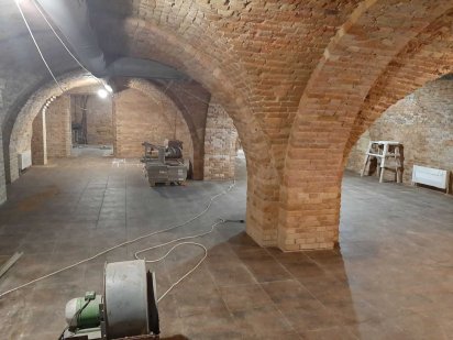 Здам в оренду магазин (вул. Хрещатик /Б. Вишневецького) Черкаси