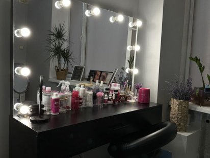 Оренда робочого місця : бровіст , перукар , візажист , лейшмейкер . Житомир