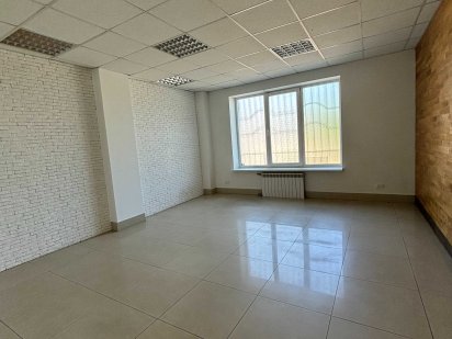 239м2 пер. Жоржинский,2. Весь 1 эт. с своим входом. Собственник Дніпро