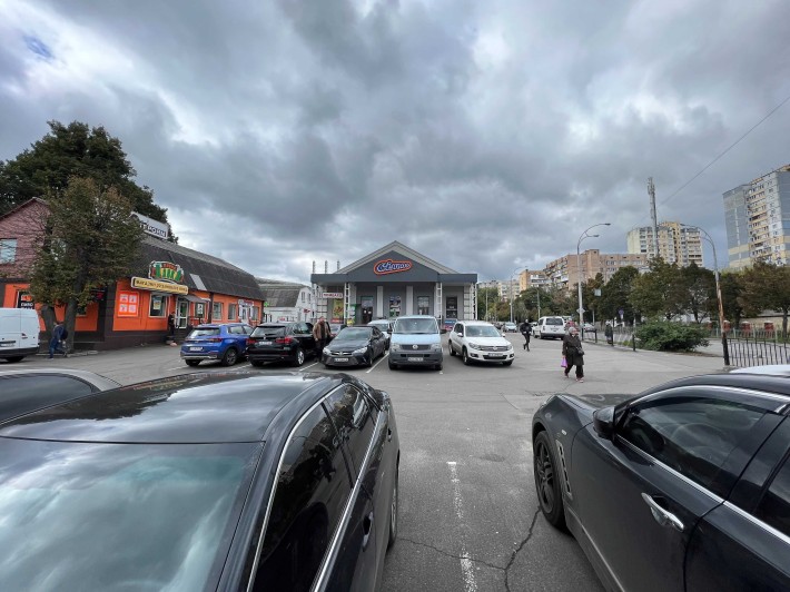 ОРЕНДА площ в прикассовій зоні Сільпо Вишгородской, 21 від 1 до 30 м. - фото 1