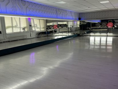 Погодинна оренда залів