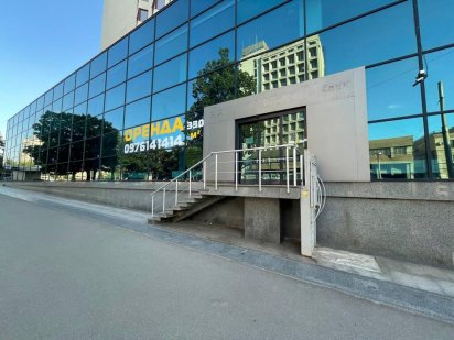 Приміщення на пр. Соборному, 135 - 206,7 кв.м.