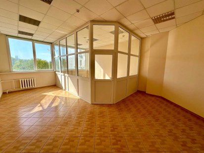 Офис в БЦ, 2 кабинета, 54 м.кв., генератор, метро Дорогожичи Київ