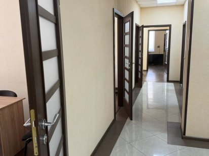 Оренда офісу 309 кв.м., світло є завжди!!!