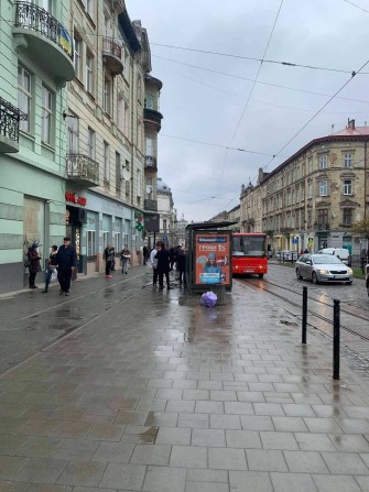 Оренда фасадного приміщення в МЕГА прохідному місці - фото 1