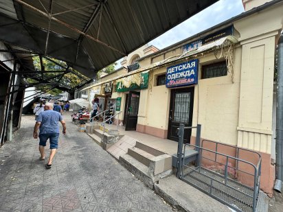 Ц.ринок Рюміна 73 кв.м. фасад прохідняк ціна договірна Миколаїв