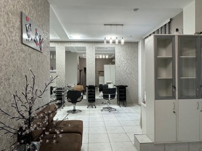 Сдам коммерческое помещение ( действующий Салон Красоты) или Продажа