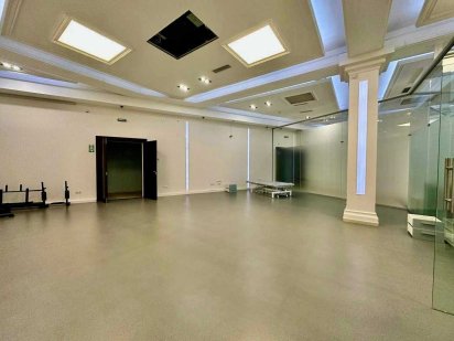 Сдам помещение под ваш бизнес 800 м2 центр ул. Половицкая 11 Дніпро