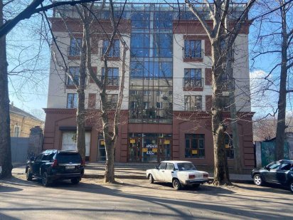 Центр Лягіна новобудова 432 кв.м. фасад гарне місце ціна 85000 грнміс Николаев