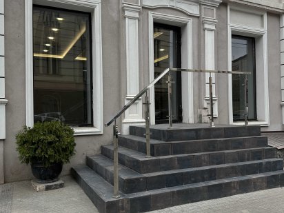 Оренда приміщення 92 м кв., генератор , сховище. Центр. Від власника Харьков