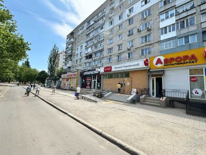 Пр.Корабелів 61 кв.м. великий густонаселений район ціна 10000 грн/міс Миколаїв