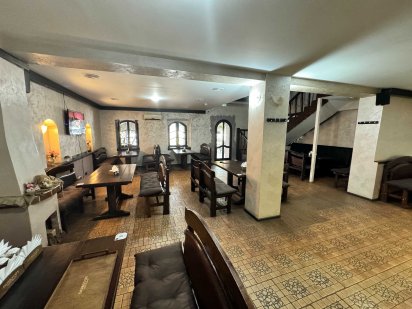 Центр Спаська кафе 365 кв.м. фасад ціна 40000 грн/міс Миколаїв