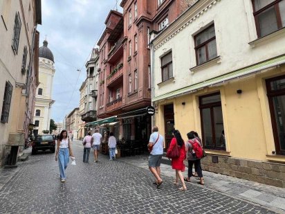 Оренда фасадного приміщення 288 м2, вул. Лесі Українки 15 - Підвальна Львів