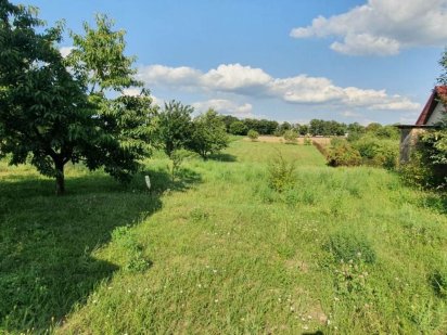 Продам земельну ділянку 77 сот.