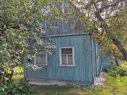 Продам дачный участок  с домиком