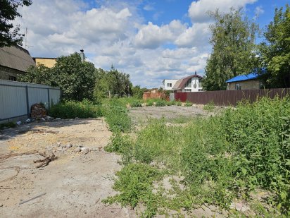 Ділянка 10 соток .Гостомель . Центр Гостомель