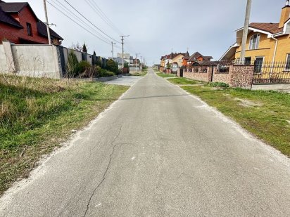 Продаж ділянки поруч з озером та набержною Гостомель