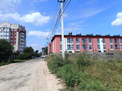 Продам 12 соток з комунікаціями у центрі нового району Гостомеля. Гостомель