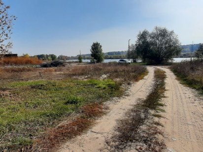 10 соток напротив Бучанского парка Гостомель