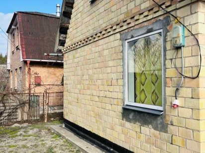 Земельна ділянка з будинком в Киівській обл  Гостомель (ст Озера 15) Гостомель